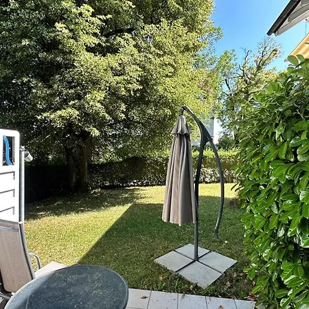 In Oberschondorf Mit Terasse 아파트 숀도르프 암 아메르제